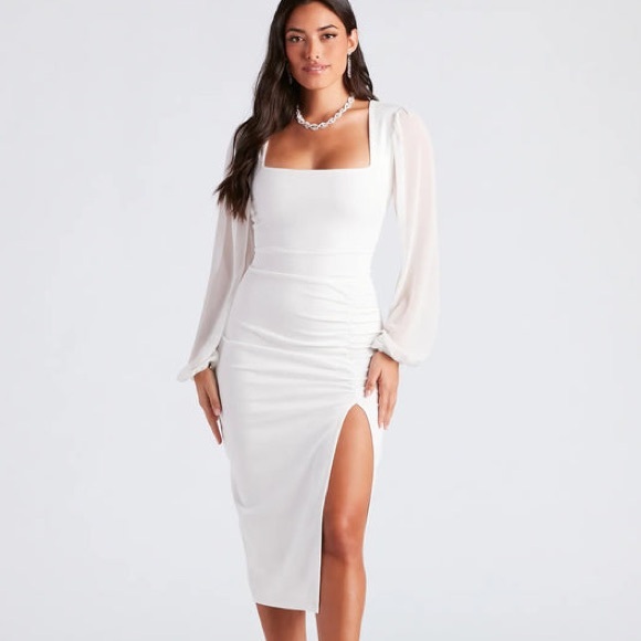 Windsor Dresses & Skirts - Nwt Windsor White Ruched Sheath Dress with Bishop Sleeves size m